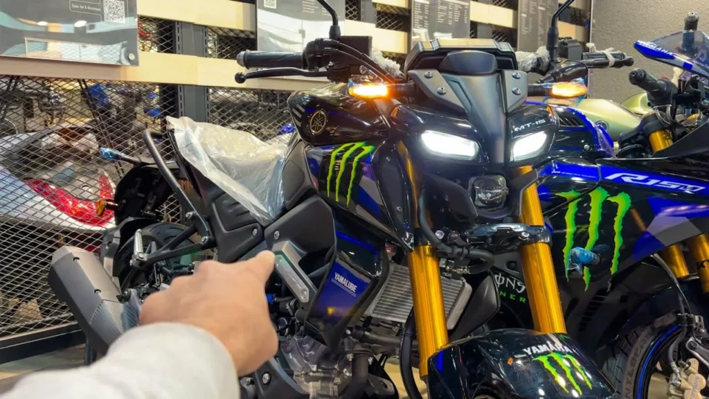 Yamaha MT-15, Yamaha MT-15 price, Yamaha MT-15 mileage, Yamaha MT-15 top speed, Yamaha MT-15 EMI, Yamaha MT-15 features, Yamaha MT-15 specs, Yamaha MT-15 launch 2025, MT-15 60 KMPL, MT-15 160 Kmph speed, Yamaha streetfighter bike,